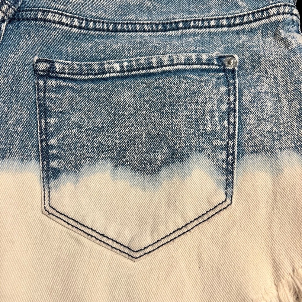 Stylish Blue and White Denim Shorts High-Rise 
Sz 2/26 - Picture 4 of 6